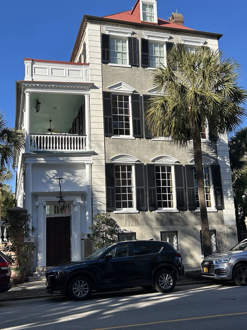 A Charleston single house
